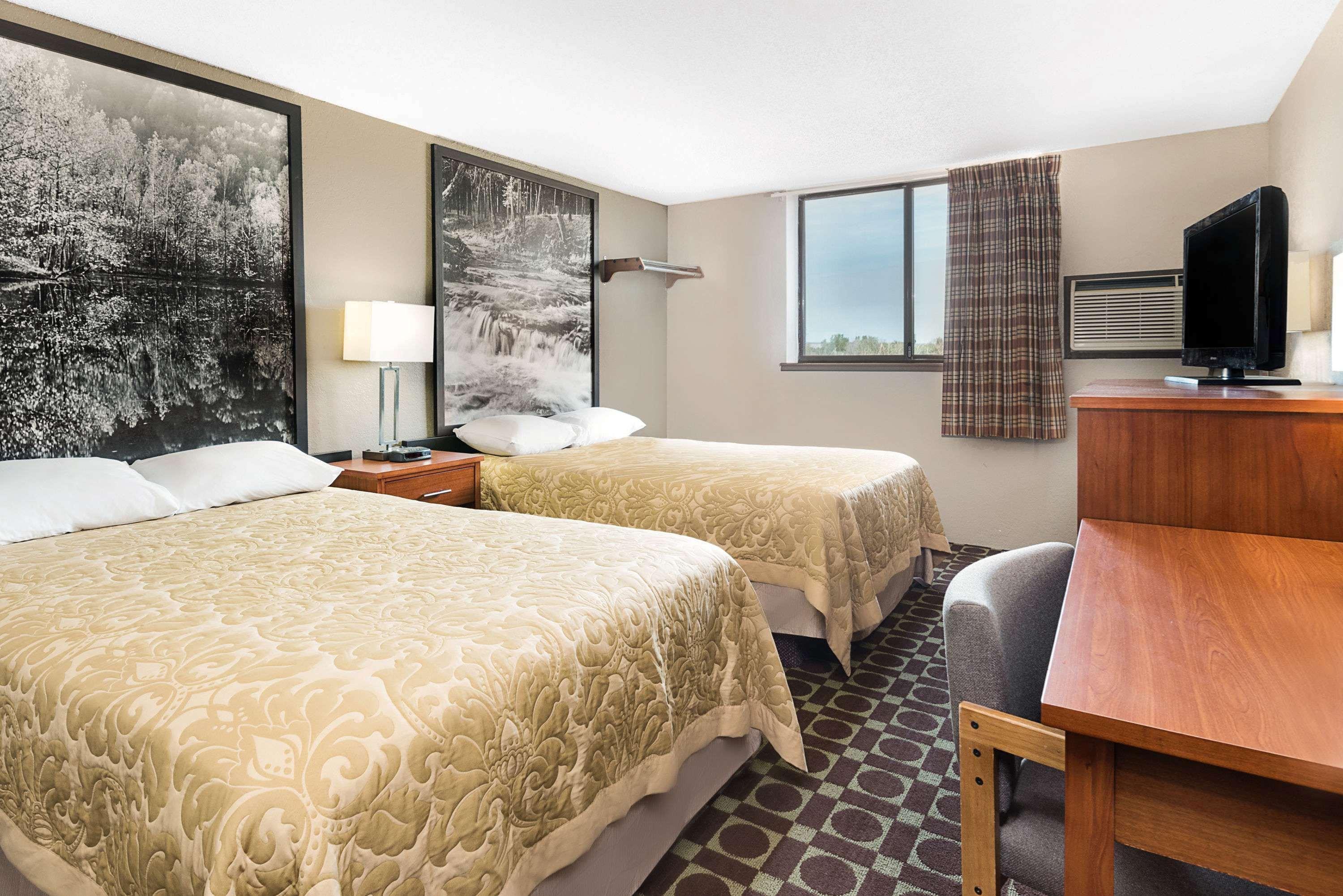 Super 8 By Wyndham Miles City Exterior photo