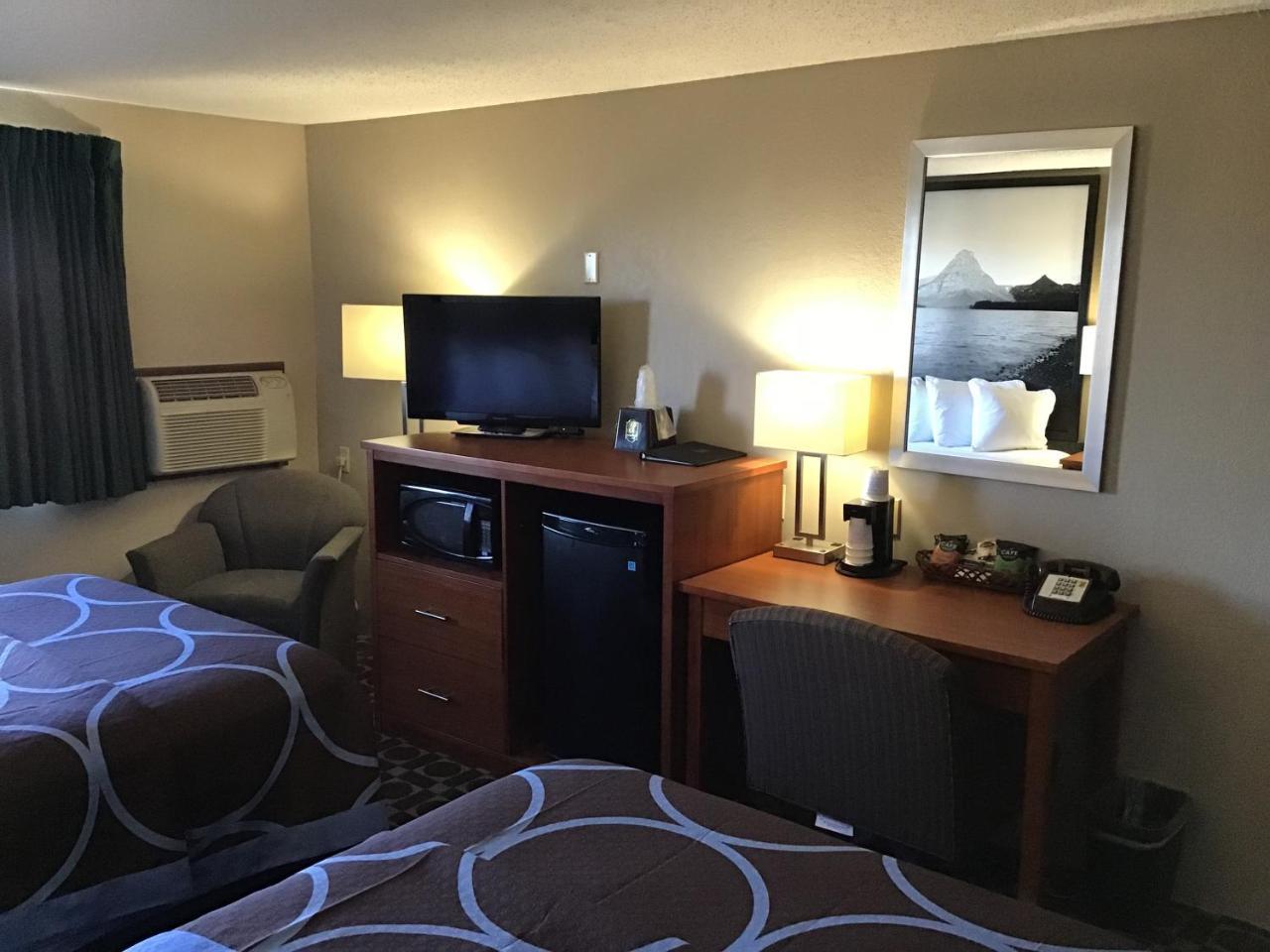 Super 8 By Wyndham Miles City Exterior photo