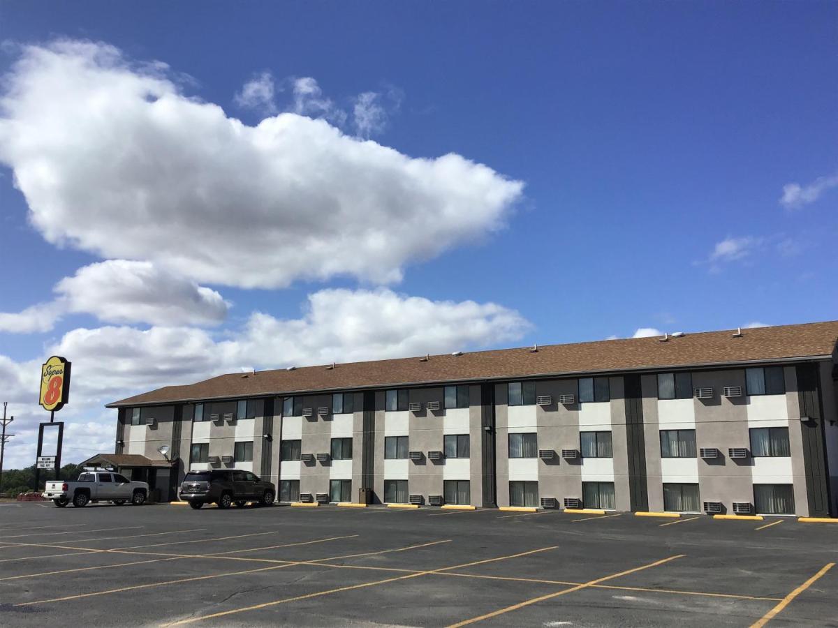 Super 8 By Wyndham Miles City Exterior photo